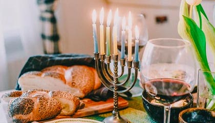 九游游戏中心-摩洛哥队在巴黎奥运会男足比赛中展现出高效的传球配合，摩洛哥足球队主力