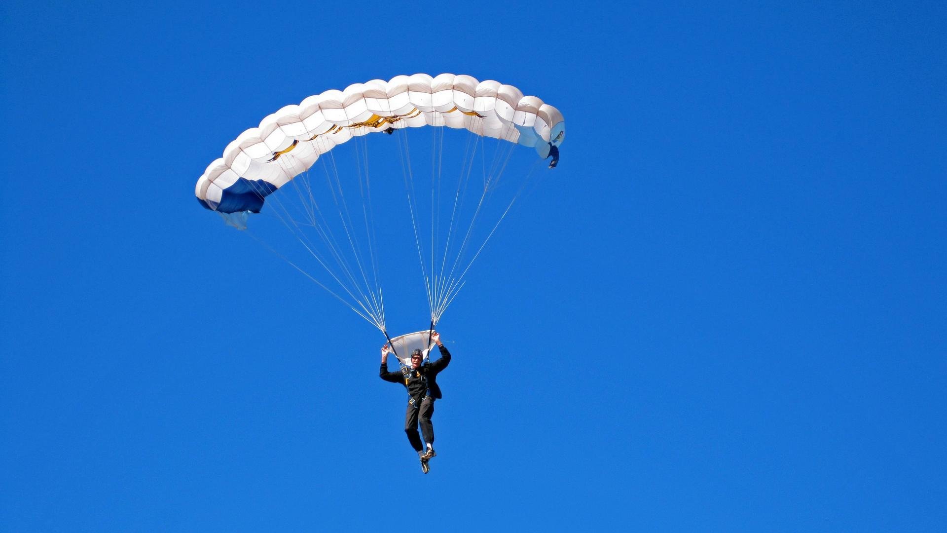 _海滩瑜伽：身心放松的运动新体验_，央视 瑜伽 海滩 小时候